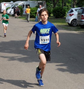 Julian Ueltzhöffer beim Zieleinlauf in Rülzheim